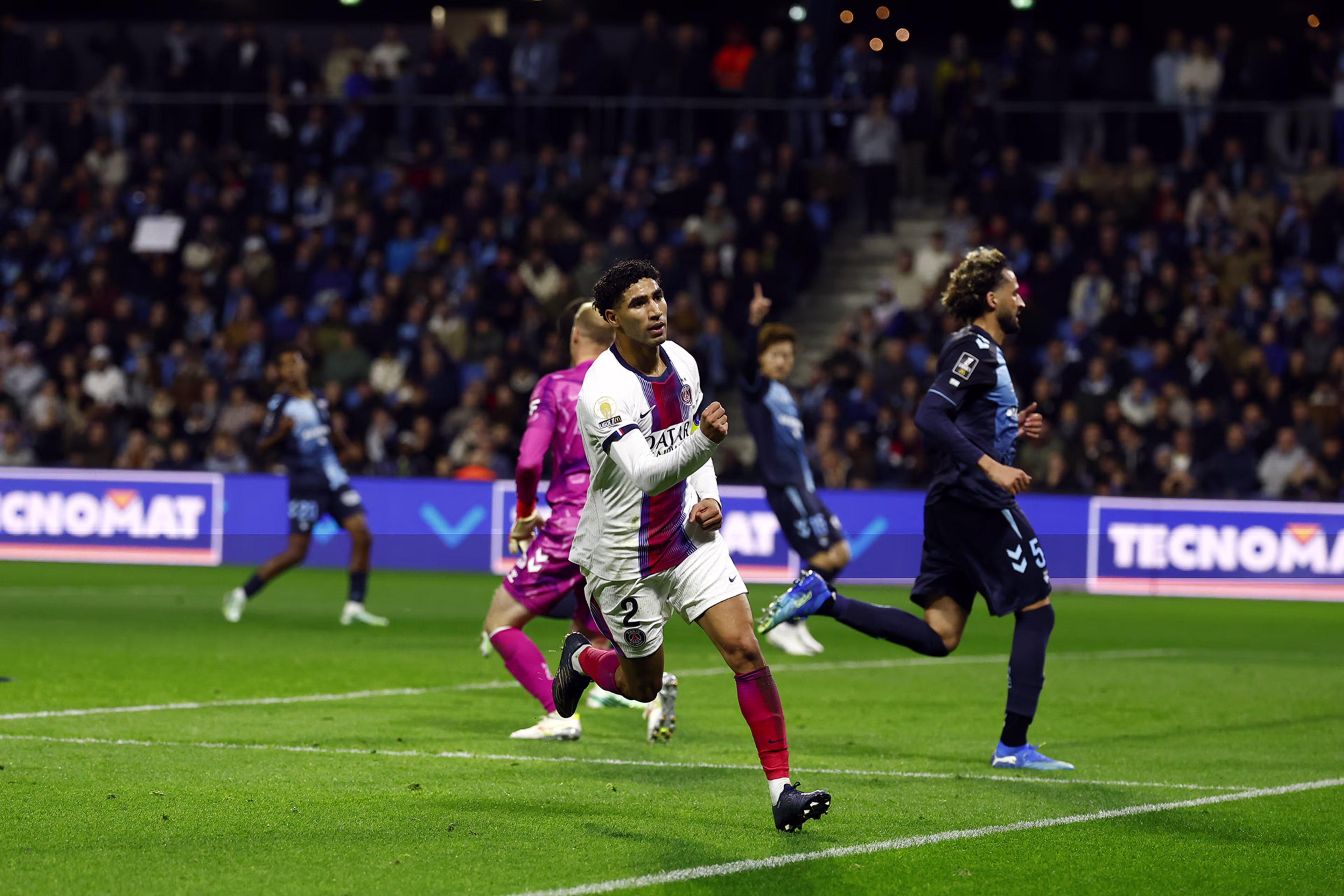 Achraf Hakimi qui donne l'avance au club de la capitale