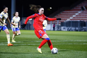 Romée Leuchter qui fait 1-0 pour les Parisiennes