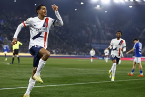 Senny Mayulu qui donnait l'avance aux Parisiens