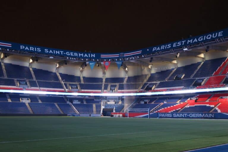 Parc des princes vide angle