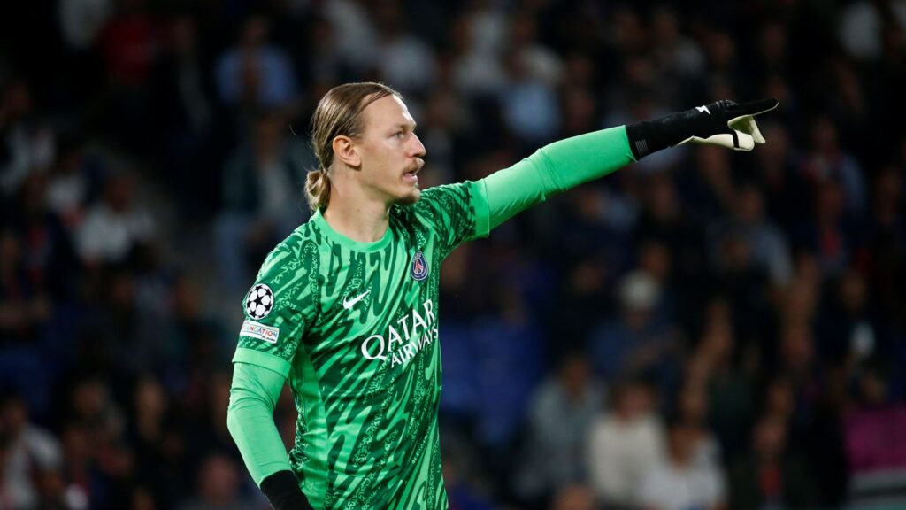 Matvey Safonov pense à quitter le PSG dès cet hiver
