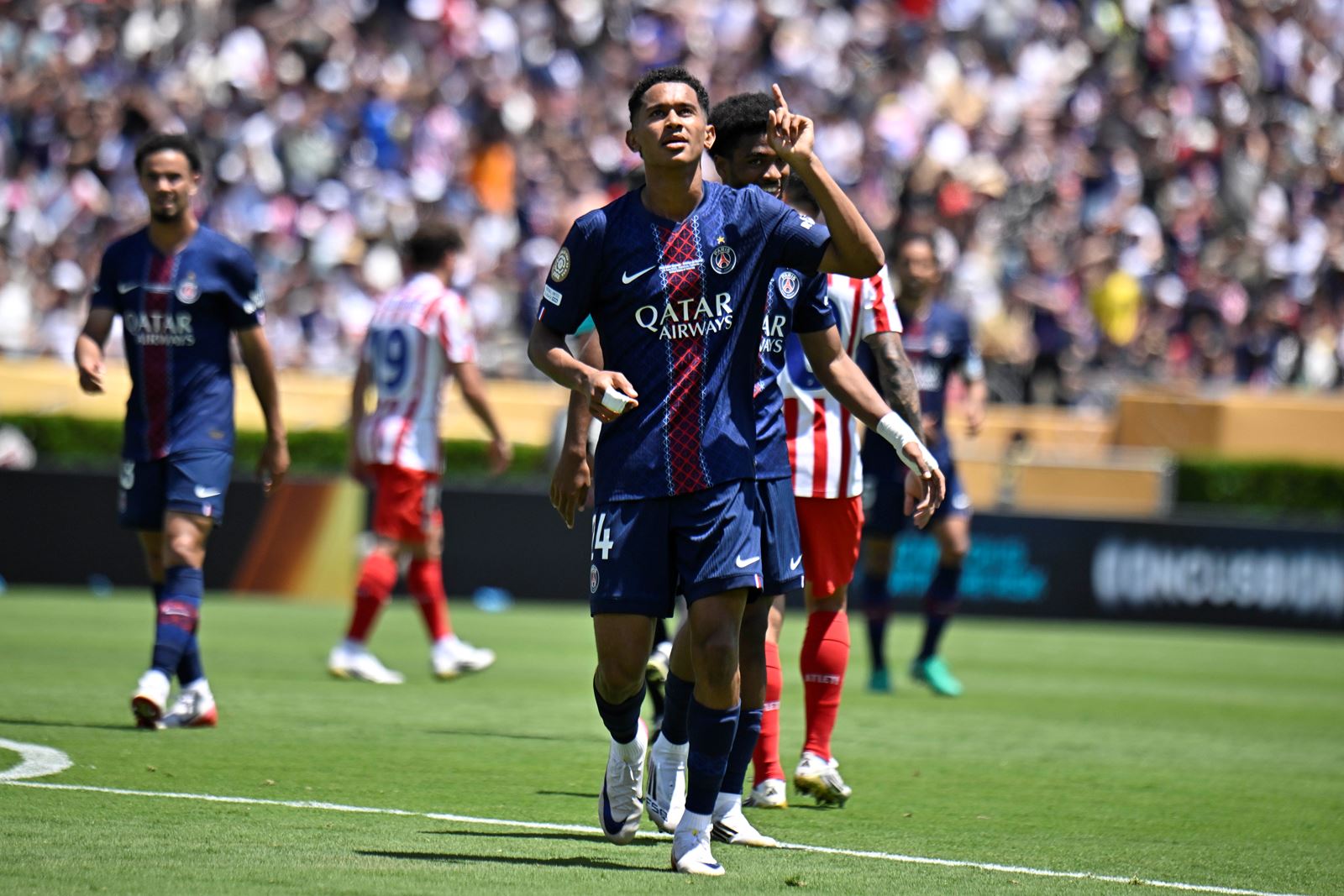 Lush Info Rmc Sport. Senny Mayulu Va Prolonger Au Psg Jusqu’en 2031 Moment in HD Lush Info Rmc Sport. Senny Mayulu Va Prolonger Au Psg Jusqu’en 2031 Moment in HD