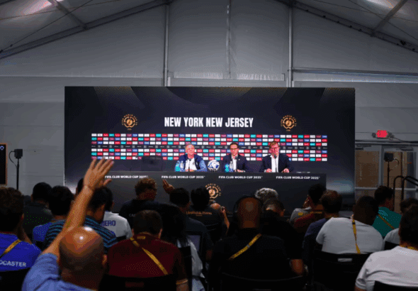 Luis Enrique en conférence de presse avant la finale de Coupe du Monde des Clubs face à Chelsea
