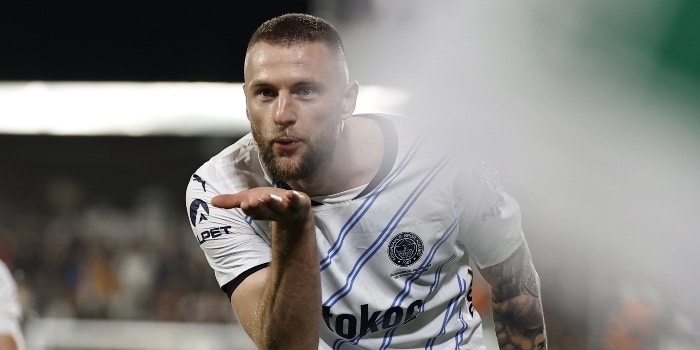 Milan Skriniar avec le Fenerbahce ci-dessus