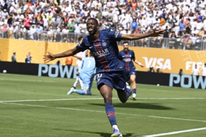 Ousmane Dembélé qui fait le break pour Paris
