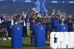 Marquinhos présente la Supercoupe au Parc