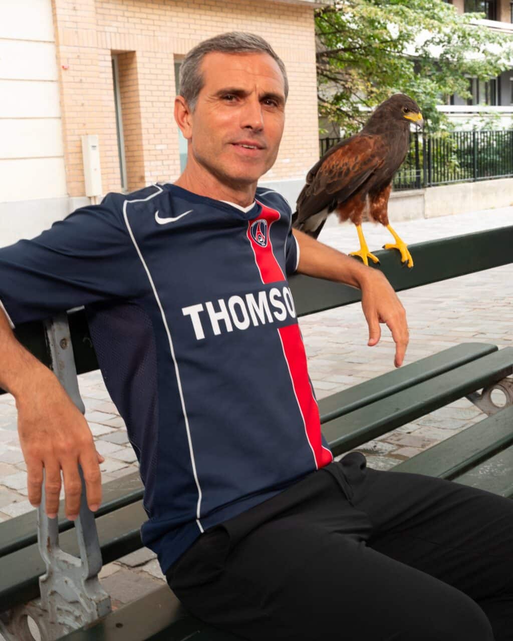 Pauleta, l’Aigle des Açores, prête son aura légendaire à la réédition du maillot T90 2004-2005