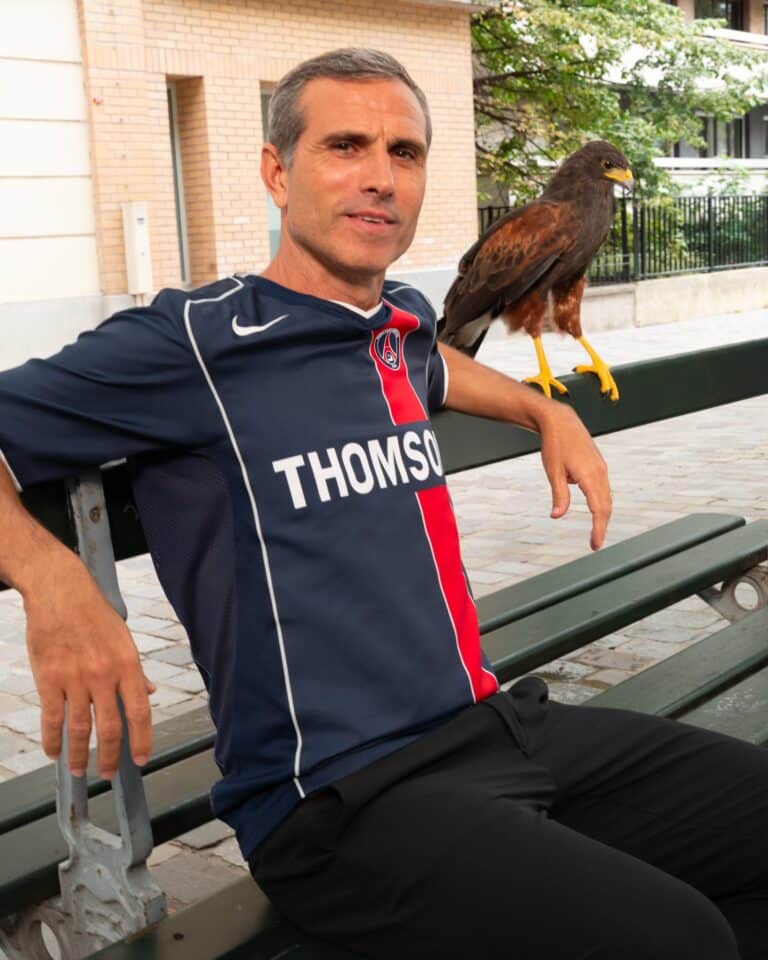 Pauleta, l’Aigle des Açores, prête son aura légendaire à la réédition du maillot T90 2004-2005