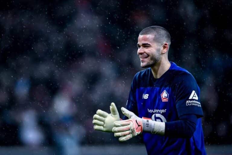 Lucas Chevalier débarque au PSG !