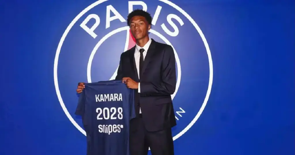 Noham Kamara paraphe son premier contrat professionnel
