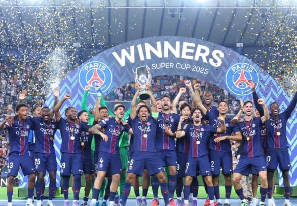 Le PSG soulève le trophée de la Supercoupe de l'UEFA
