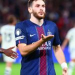 Kvara célébrant son but du 2-0 face à l'Atalanta