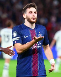 Kvara célébrant son but du 2-0 face à l'Atalanta