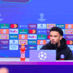Warren Zaïre-Emery en conférence de presse à l'approche de la rencontre face au Bayer Leverkusen