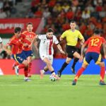 Khvicha Kvaratskhelia a été étouffé par la Roja.