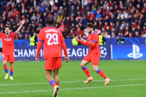Le Géorgien qui crucifie le portier du Bayern pour faire 3-1