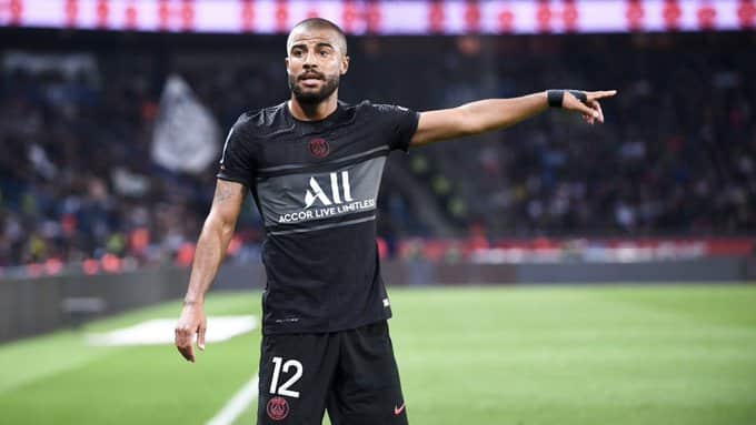 Rafinha avec le maillot parisien