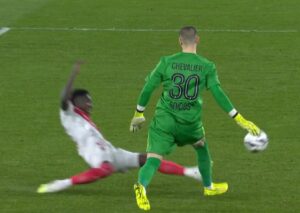 Faute de Camara sur Chevalier