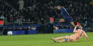 Bradley Barcola qui rentre et qui est buteur pour le but du 3-0.