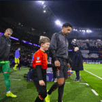 Marquinhos, figure incontournable du PSG, lors de son 500ᵉ match en Rouge et Bleu