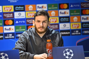 Kvicha Kvaratskhelia en conférence de presse avant PSG - Tottenham