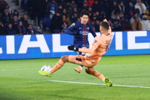 Lee Kang iN buteur une fois de plus pour lancer les hostilités