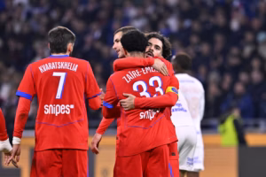 Vitinha et WZE meilleurs parisiens à Lyon