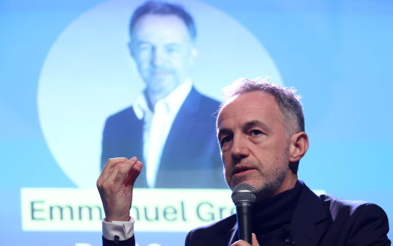 Pour les municipales 2026, E. Grégoire se dit prêt à soumettre la vente du stade au Conseil de Paris