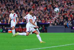 Warren Zaïre-Emery face à l'Athletic Bilbao