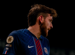 Kvicha Kvaratskhelia élu meilleur joueur géorgien de l'année 2025. LMDPSG / Mael Jegou.