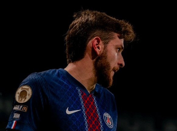 Kvicha Kvaratskhelia élu meilleur joueur géorgien de l'année 2025. LMDPSG / Mael Jegou.