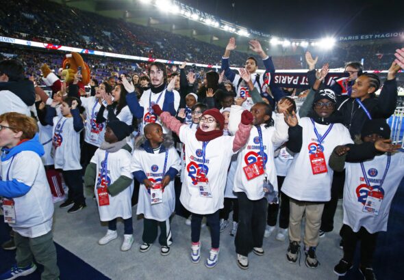 La Fondation PSG, PSG for Communities, devant le virage Auteuil au Parc des Princes