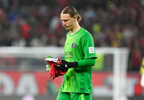 Matvey Safonov absent pour un mois environ