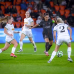 Sakhina Karchaoui en action face à OH Louvain