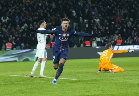 Désiré Doué buteur face au Paris FC lors du derby parisien