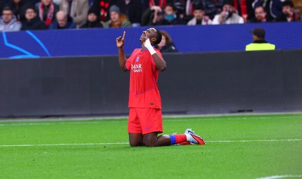 Prolongation signée pour Willian Pacho