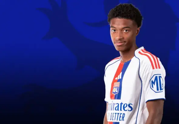 Noham Kamara signe à l'OL