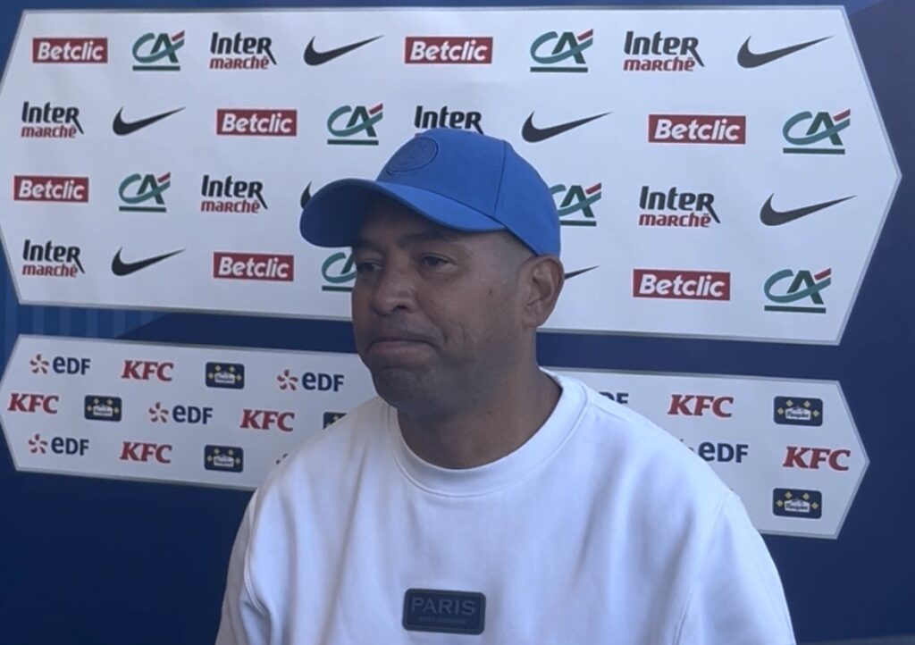 Paulo César en conférence de presse après PSG - PFC / Crédit : Thomas ASSIOUI