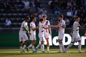 Lee Kang-In qui ouvre le score pour Paris