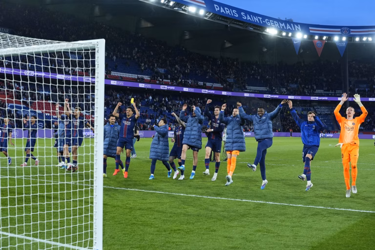 Les Parisiens qui reprennent 4 points d'avance en tête du classement