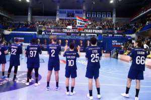 Les handballeurs parisiens ont pu compter sur le soutien du Collectif Ultras Paris (CUP)