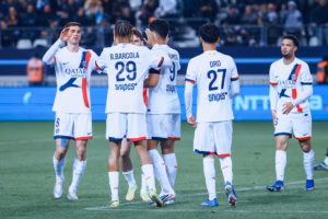 Fabian Ruiz qui sert Barcola pour donner l'avantage aux Parisiens
