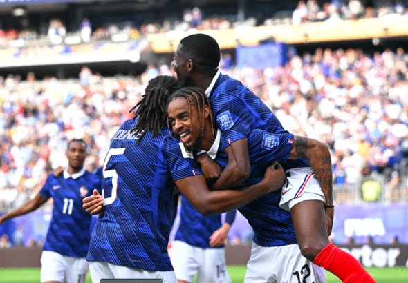 Jules Koundé, Bradley Barcola et Ousmane Dembélé - Crédit : Icon Sport