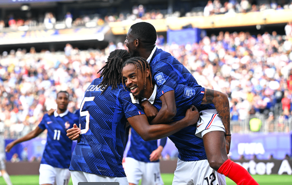 Jules Koundé, Bradley Barcola et Ousmane Dembélé - Crédit : Icon Sport