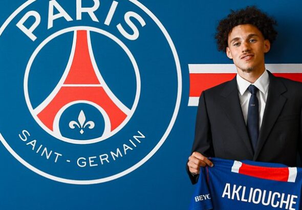 Maghnes Akliouche signe au PSG - Crédit : psg.fr