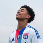 Adil Hamdani avec le maillot de l'OL