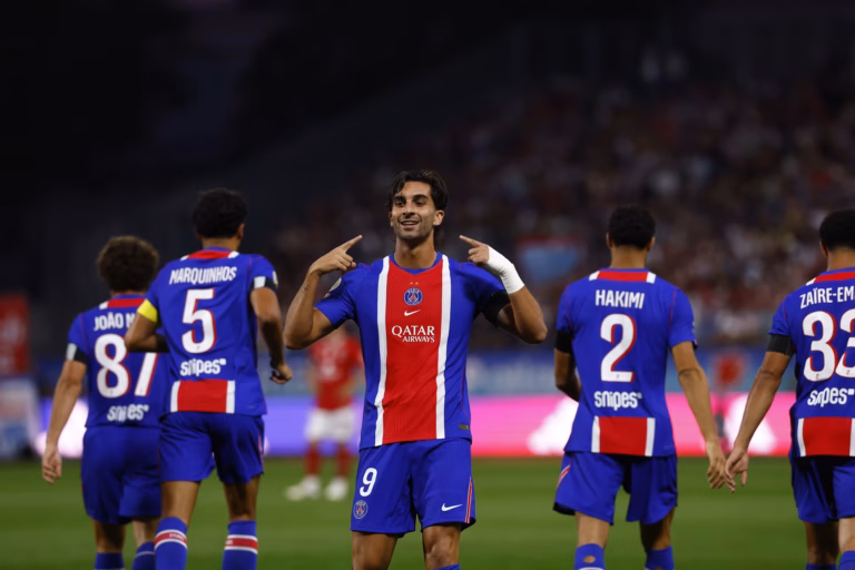 Ferran donne la victoire à Paris face à Brest