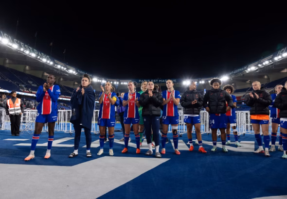 Les Parisiennes s'inclient très lourdement